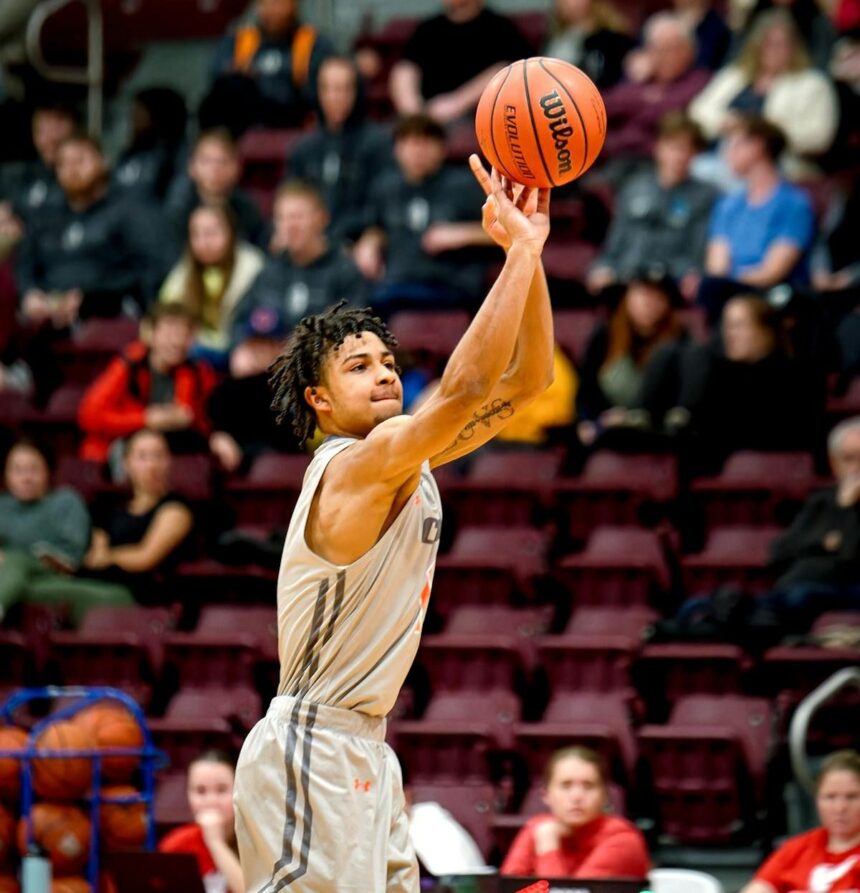 university-basketball:-capers-end-first-half-on-a-losing-note