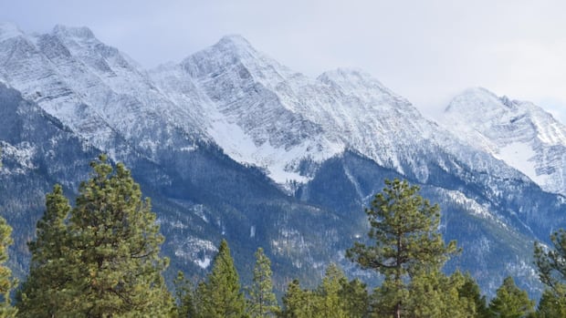 evacuation-order-lifted-after-train-derailment-east-of-cranbrook,-bc.