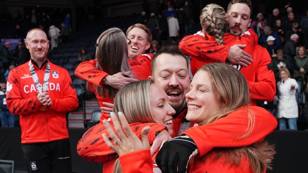 rachel-homan-books-olympic-ticket-after-team-sweeps-final-of-canadian-curling-trials