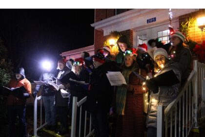 in-photos:-annapolis-royal-hosts-parade-of-lights