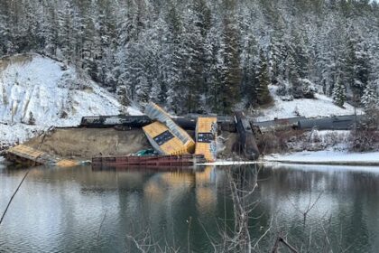 cleanup-continues-after-train-derailment-and-propane-leak-east-of-cranbrook,-bc.