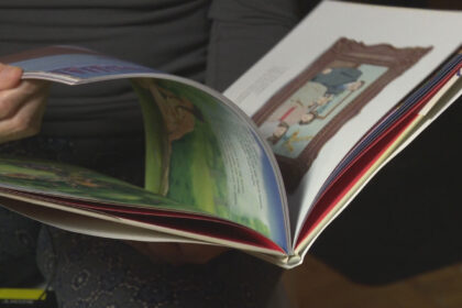 nakuset-survivante-du-scoop-des-annees-60-se-raconte-dans-un-livre-pour-enfants