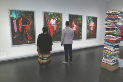 soleils-levants-:-nouvelle-exposition-qui-met-en-lumiere-lart-autochtone