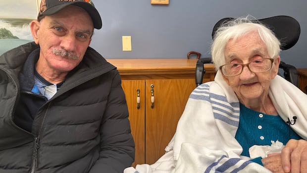 94-year-old-woman-still-homeless-after-long-lake-wildfire