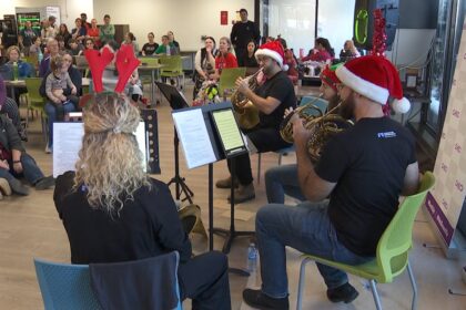 naco-musicians-spreading-holiday-cheer-at-cheo