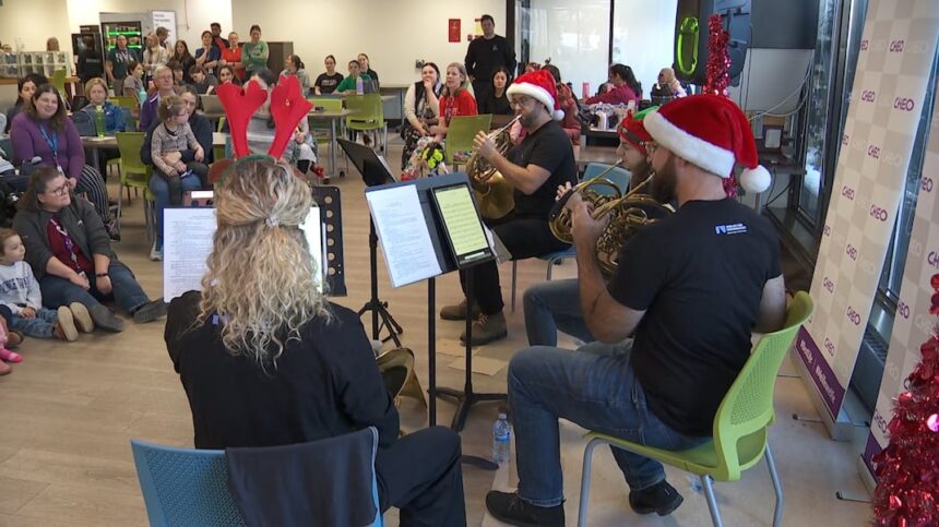naco-musicians-spreading-holiday-cheer-at-cheo