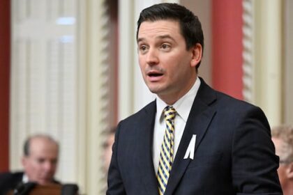 quebec-to-tighten-consumer-protection-around-ticket-resales,-subscription-renewals