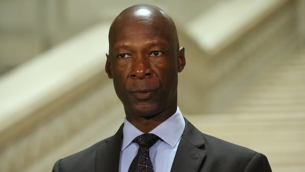 days-after-attack-on-student,-former-winnipeg-police-chief-calls-for-more-officers-in-schools