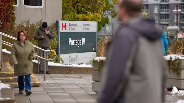 early-retirement-info-coming-soon-for-federal-public-servants,-government-says