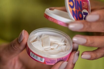 nicotine-pouches-glamourized-on-social-media,-little-talk-about-risks-for-youth,-study-finds