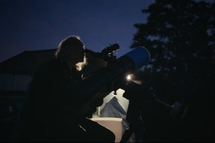‘love-letter’-to-dark-skies-shares-wonder-of-the-stars,-warns-of-dangers-of-light-pollution