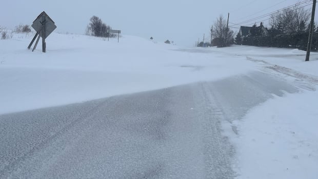 schools-closed-on-pei.-as-strong-winds-hit-the-province