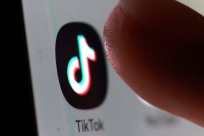 tiktok-says-new-‘wellness’-features-can-help-build-healthy-habits.-should-we-be-using-apps-for-that?