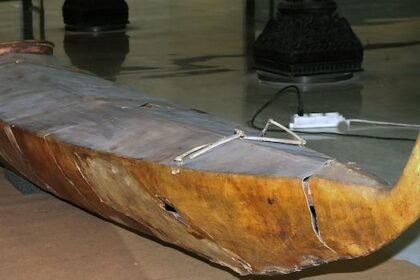 the-vatican-held-this-inuvialuit-kayak-for-100-years.-now-its-coming-home