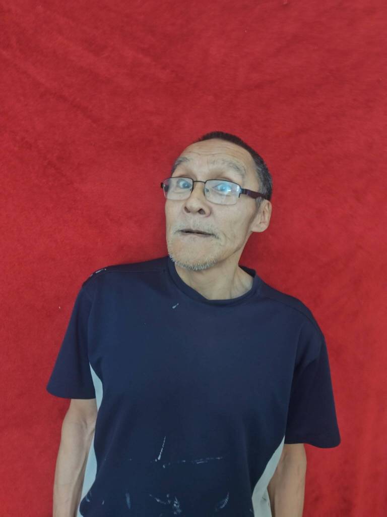 pond-inlet-man-clears-streets-for-free