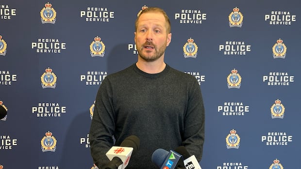 regina-police,-rcmp-warn-of-‘grandparent-scams,’-with-over-$40k-reported-lost