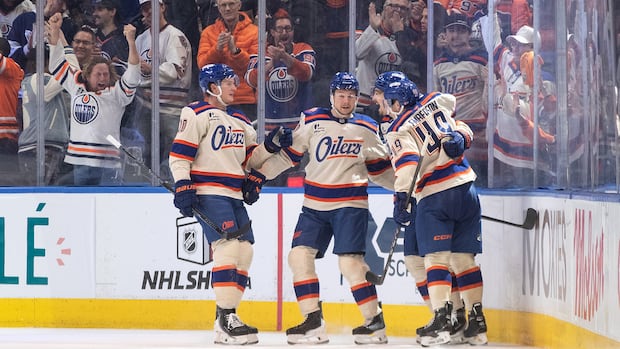 oilers-use-4-goal-first-period-to-clobber-jets-6-2