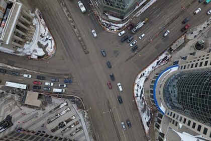 reopening-portage-and-main-to-pedestrians-had-minimal-impact-on-commuting,-new-data-suggests