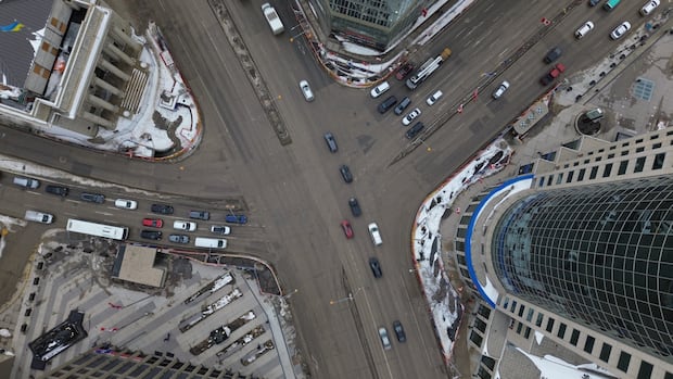 reopening-portage-and-main-to-pedestrians-had-minimal-impact-on-commuting,-new-data-suggests