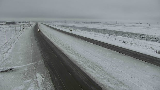 ‘winter’s-finally-here’:-icy-roads-reported-in-southern-saskatchewan