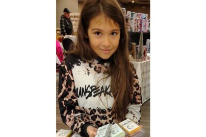 meet-the-makers:-yarmouth-mom-daughter-duo’s-items-are-handmade-with-love