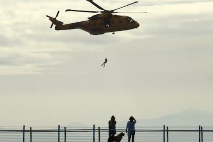 naval-member-rescued-off-vancouver-island-after-spending-more-than-2-hours-in-water