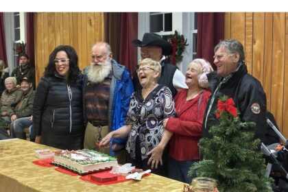 in-photos:-village-of-hopewell-celebrates-the-holiday-season
