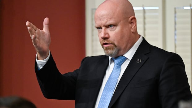 caq-cracks-down-on-organized-crime,-high-risk-sex-offenders-and-protests-in-new-bill