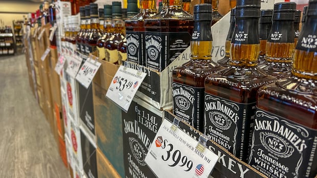 customers-line-up-at-manitoba-liquor-marts-for-1st-chance-to-buy-american-liquor-in-months