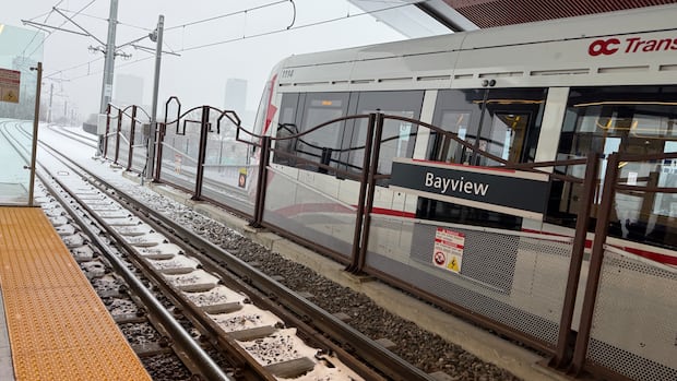 line-1-moving-again-after-train-gets-stuck-at-bayview-station