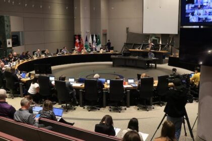 city-budget-passes-with-pledge-to-make-lrt-trains-run-more-often