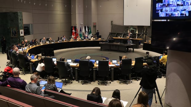 city-budget-passes-with-pledge-to-make-lrt-trains-run-more-often