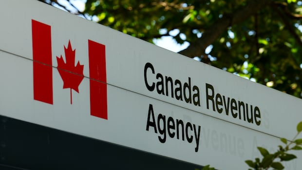 cra-aiming-to-hire-1,700-call-centre-staff-ahead-of-busy-tax-season