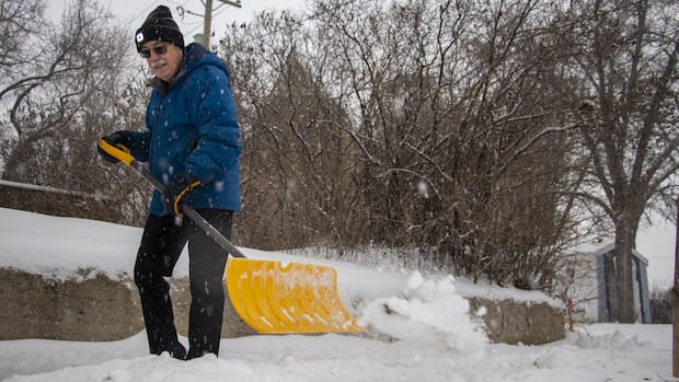 manitobans-should-gear-up-for-what-may-be-a-snowier-winter,-environment-canada-says