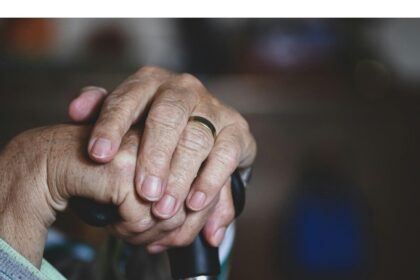 shealene-barrett:-recognizing-the-possible-signs-of-dementia-during-the-holidays