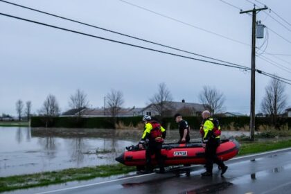 ‘we-need-a-little-bit-of-help:’-floods-put-unhoused-people-in-bc.’s-fraser-valley-at-further-risk