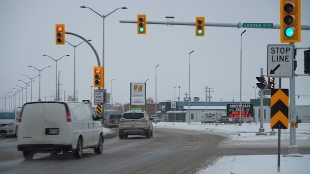 after-more-than-a-year,-steinbach-businesses-glad-to-see-end-to-construction-at-key-intersection