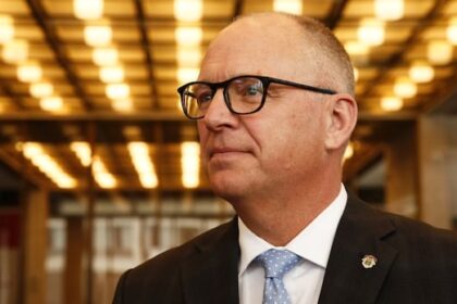 in-winnipeg,-the-window-is-closing-to-challenge-one-of-the-most-vulnerable-incumbent-mayors-in-decades