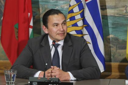manitoba-premier-kinew-willing-to-entertain-alberta-to-ontario-pipeline