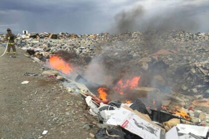more-than-400-truckloads-of-sand-help-extinguish-rankin-inlet-dump-fire-after-10-day-battle