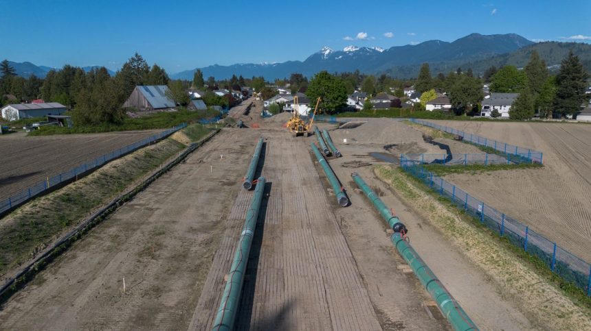 (almost)-everybody-in-canada-wants-a-pipeline.-nobody-wants-to-pay-for-it