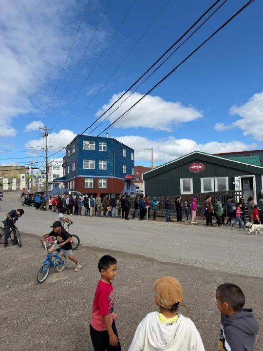 iqaluit-restaurant-the-snack-feeds-over-500-people-on-10th-anniversary