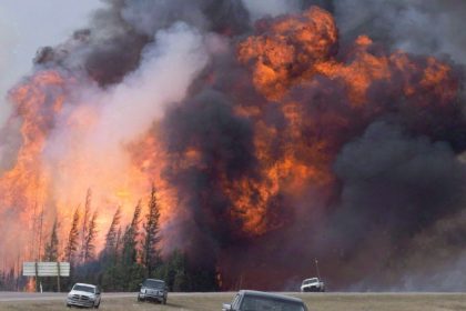 alberta-wildfire-fighters-band-together-for-support