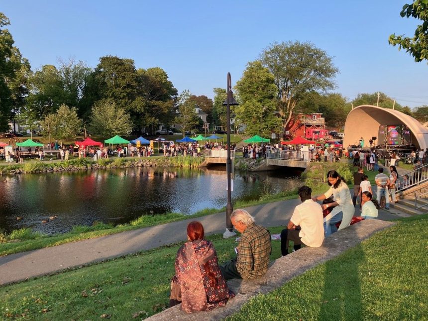 indian-culture-fills-wentworth-park-with-sound-and-colour