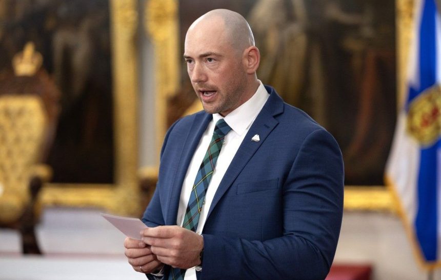 nova-scotia-energy-minister-apologizes-for-misogynistic-song-lyrics,-but-critics-say-apology-isnt-enough