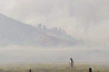 one-womans-race-to-save-her-horses-from-a-bc.-wildfire