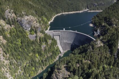 seattle’s-dams-blocked-canadian-salmon.-that-could-finally-change