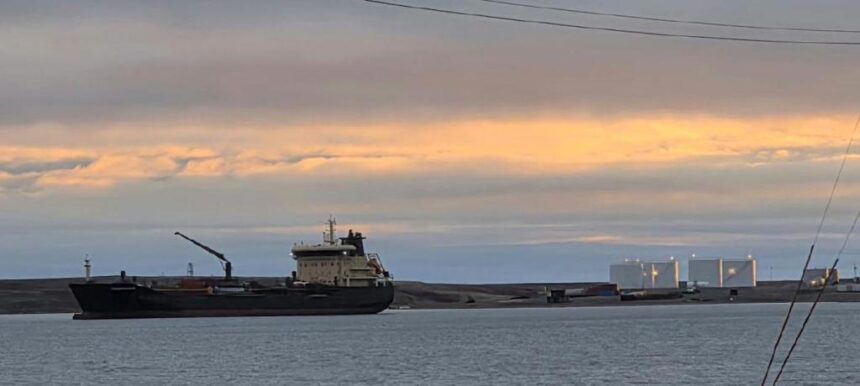 navalik-tologanak:-fuel-and-more-delivered-to-cambridge-bay