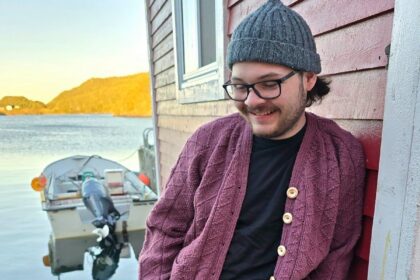 newfoundland-sweater-getting-noticed-after-being-worn-in-netflixs-below