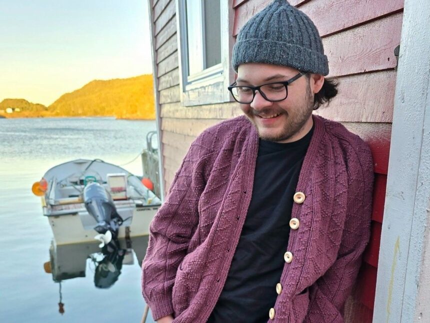 newfoundland-sweater-getting-noticed-after-being-worn-in-netflixs-below